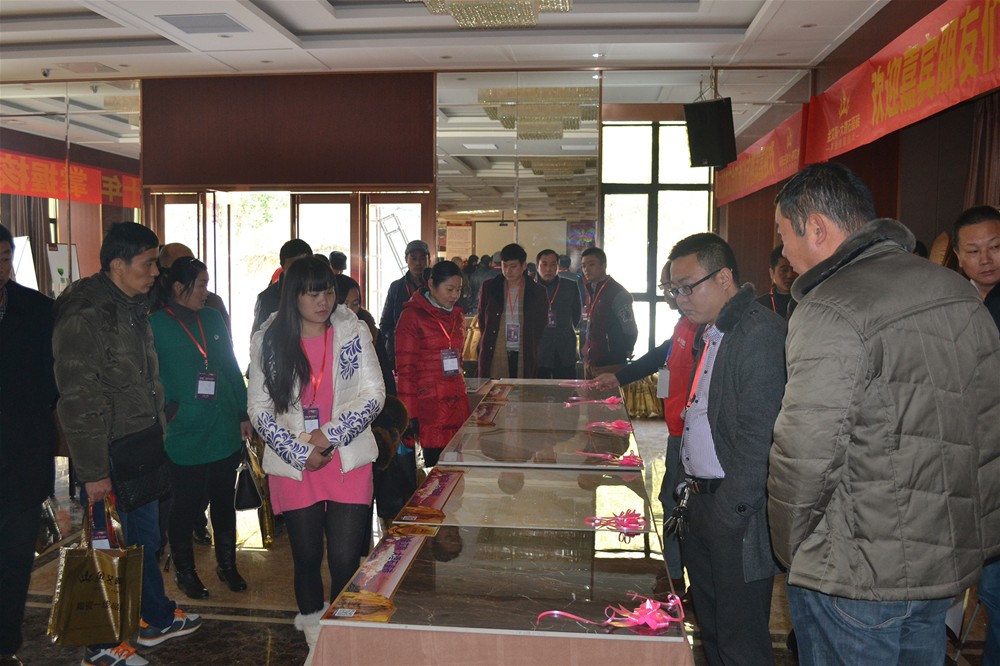 瓷磚經銷商朋友鑒賞金艾陶瓷磚金剛釉II代產品