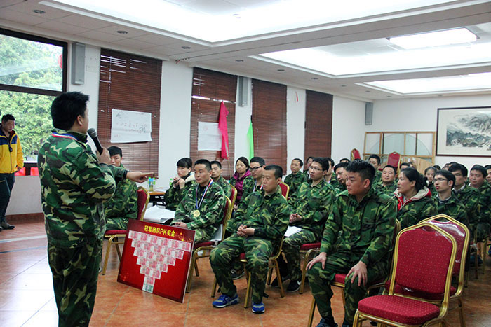 金艾陶營銷總經理羅勝做總結性講話