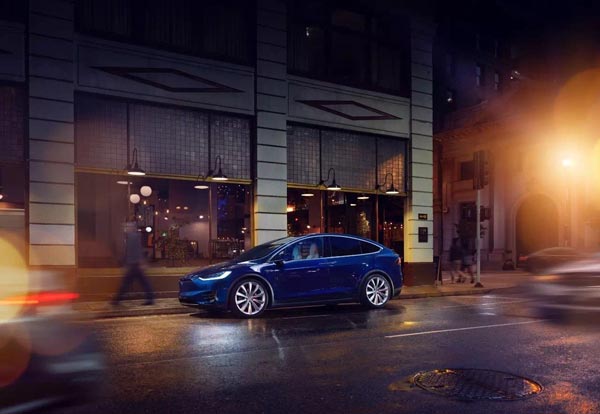 千呼萬喚方駕臨，鷹翼從此為君開！