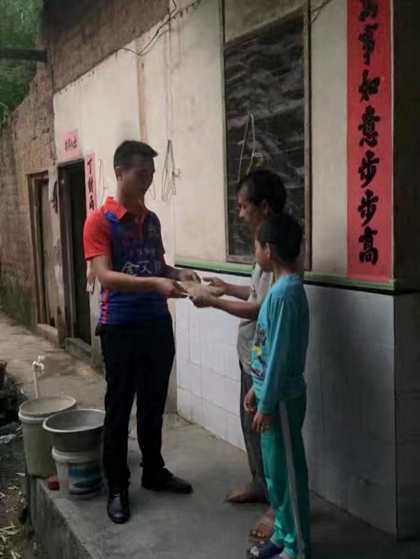 健康運動,致力善舉,興寧金艾陶足球隊好樣的!