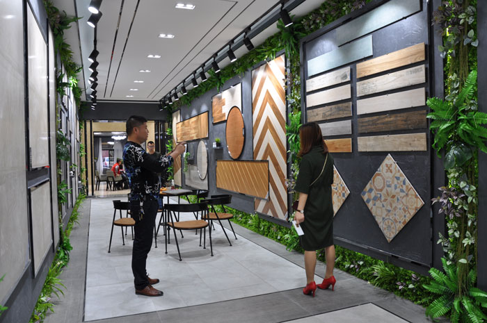 “一帶一路  設計營銷”，與O2O零售新模式攜手，2017年，金艾陶將勇往直前，開拓新戰場！