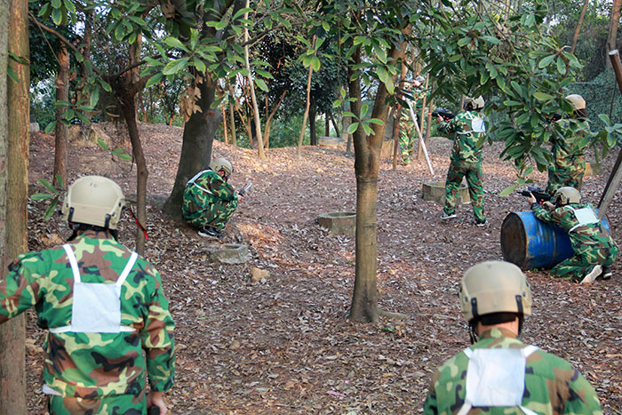 2017年2月13-15日，金艾陶“虎狼道”戶外拓展訓(xùn)練圓滿結(jié)束