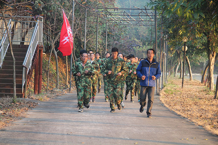 2017年2月13-15日，金艾陶“虎狼道”戶外拓展訓(xùn)練圓滿結(jié)束